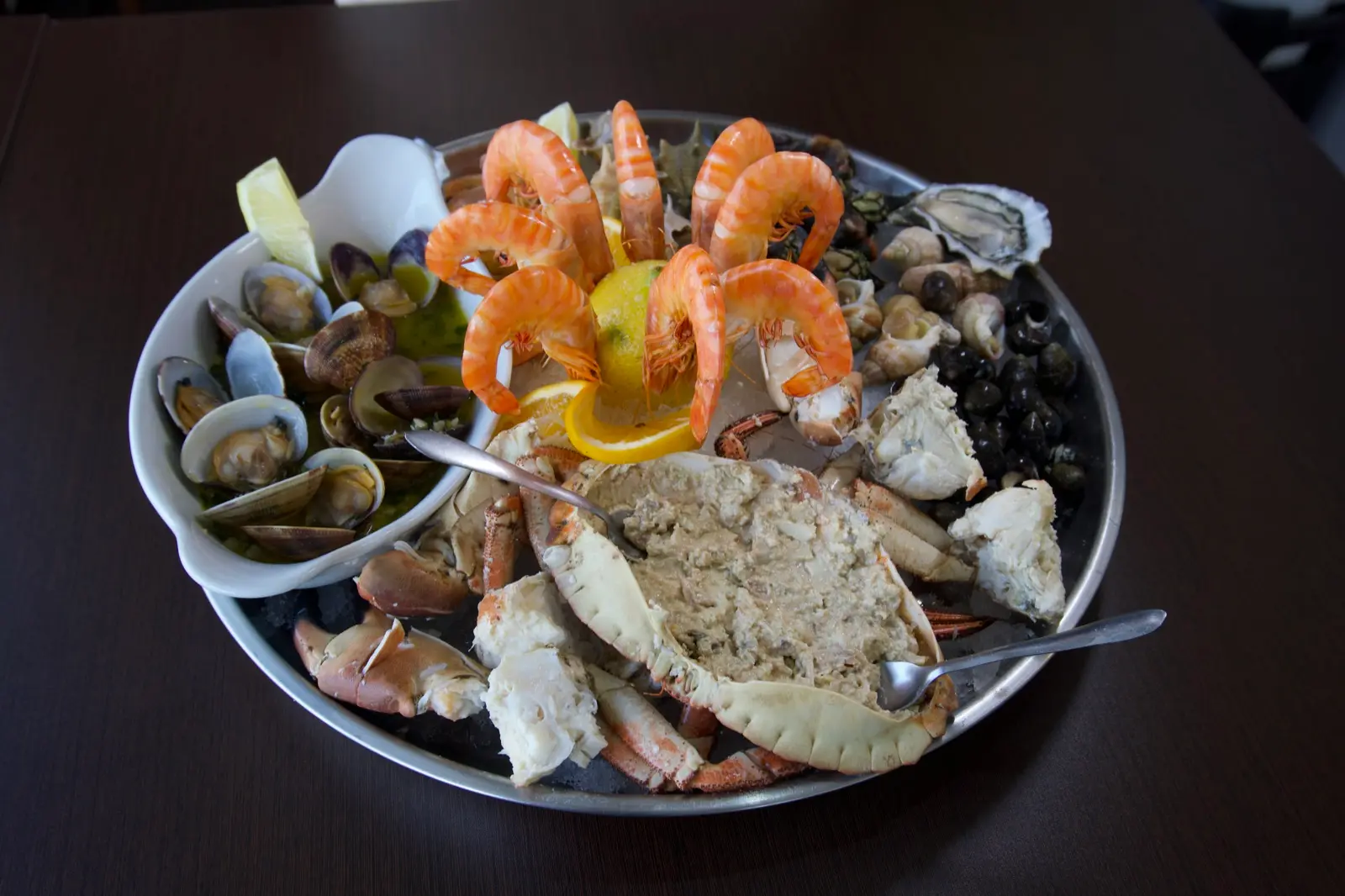Mariscada da casa com sapateira, gambas e amêijoas